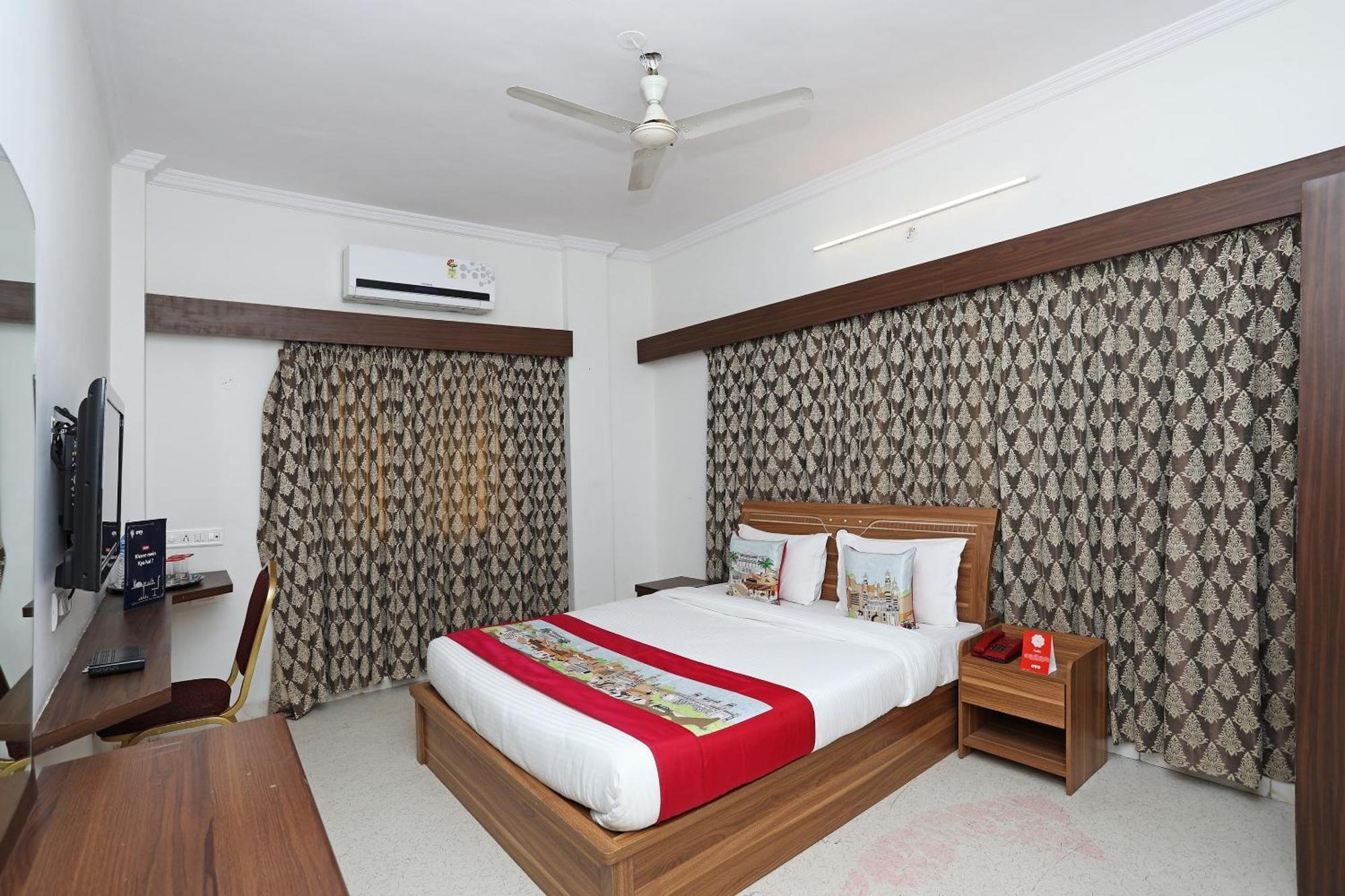 OYO 10671 Hotel Sai Prem Nashik Exterior foto